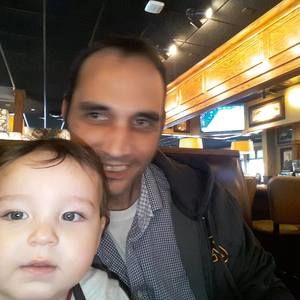 Meet your Posher, Derrick